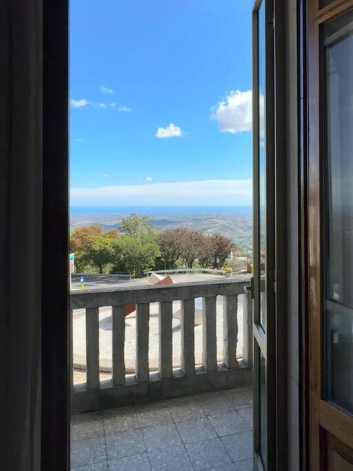 Palazzo Pia Rooms Valdragone Bagian luar foto