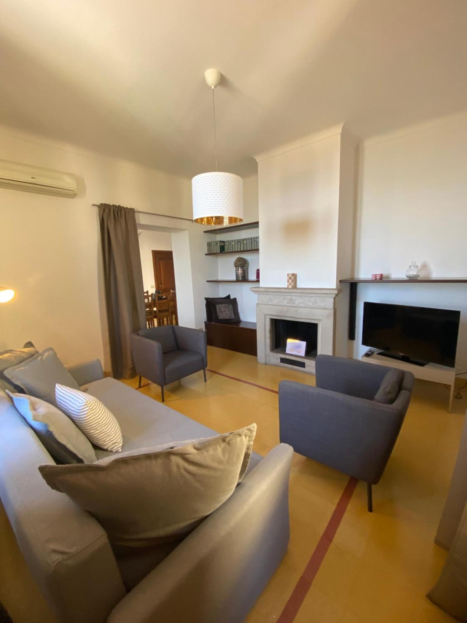 Palazzo Pia Rooms Valdragone Bagian luar foto