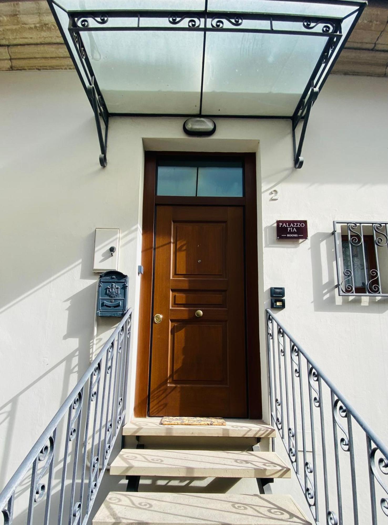 Palazzo Pia Rooms Valdragone Bagian luar foto
