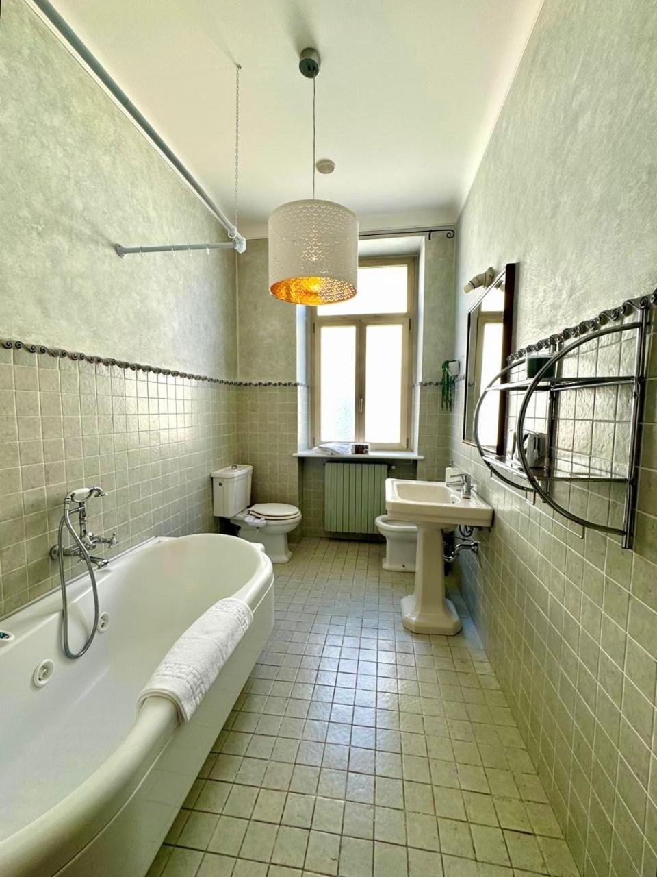 Palazzo Pia Rooms Valdragone Bagian luar foto